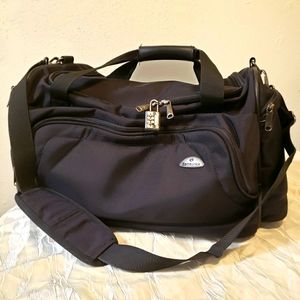 Samsonite black duffel bag